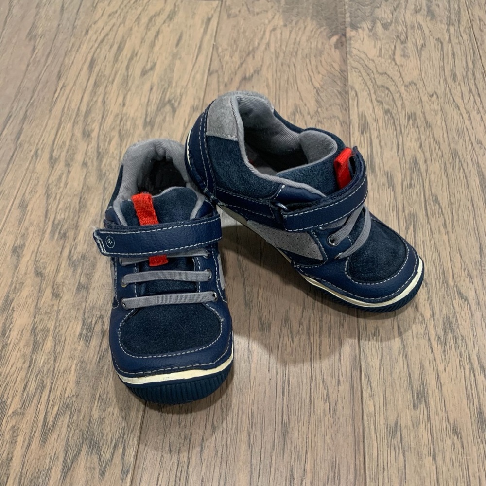 Stride Rite boys toddler size 9 SRT Wes
